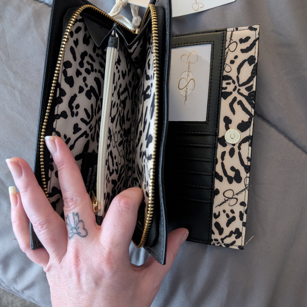 Jessica Simpson Black Wallet - Picture 2 of 2